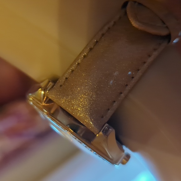 Guess Glitter & Crystal Watch - Picture 5 of 13